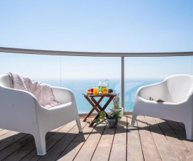 Deluxe Apartment in Neve Tzedek with Pool and Gym