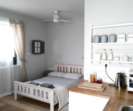 Desert Rose Room