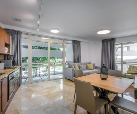 DIZENGOFF SQUARE superb 1 bedroom with balcony