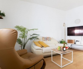 Downtown Living In Amazing Stylish Apartment