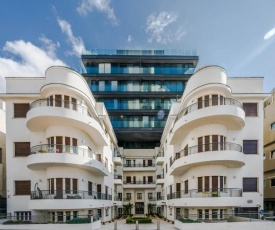 Elegant 2BR in Hayarkon 96 by HolyGuest