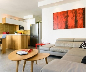 Frishman Beach Prime Location w/ Parking