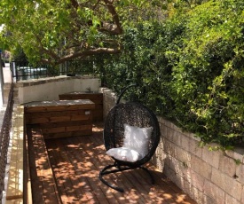 Garden apartment prime location