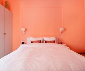 Glamorous Pink Pearl Studio/Beach/Parking/Netflix