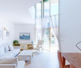 Gordon Beach 2BR Duplex by HolyGuest