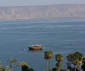 Holiday by Lake Kinneret