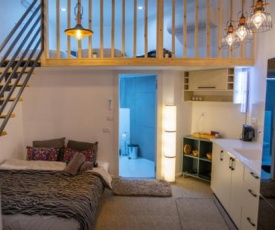 Ice guest house