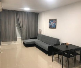 Isramax Apartment near the sea.
