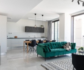 J Tower Residence Boutique - Apartments & Suites