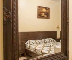 Laguardia Hotel