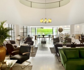 Lily & Bloom Boutique Hotel