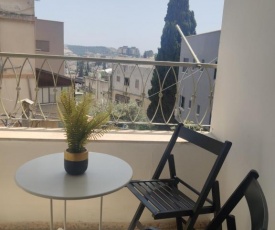 Living Local Nazareth