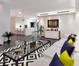 Luminous 3BR in Bograshov by HolyGuest