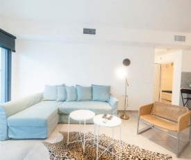 Luxury 2 Bedrooms Apartments Rothschild + Balcony