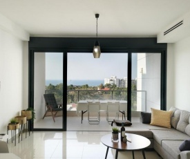 Luxury apartment with Sea View by Airsuite