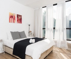 Luxury Apts 5-min Walk to Gordon Beach by Sea N' Rent
