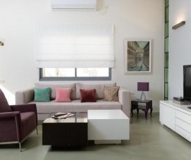 Luxury Family Apt Gordon Street - Prime Location
