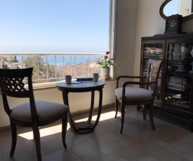 Luxury home Ahuza