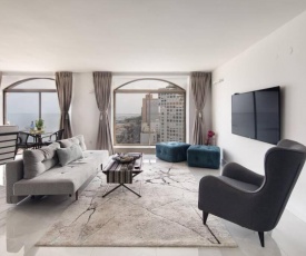 Luxury Sea View 2BR + Balcony & Pool - BerryStays
