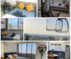 Maya New Guest House -Panoramic Sea&CityCentre View, Haifa