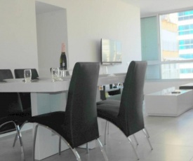 Modern & Luxury Apt Steps to the Beach in Bat Yam