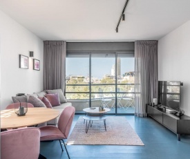 Modern & Sunny 1 BDR w balcony and parking