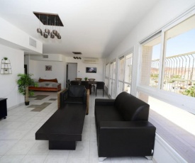 Modern Penthause with best sea View and barbecue -ששת הימים 182