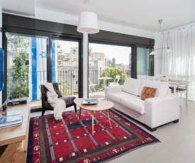 Near Rothschild w/ Parking and Balcony by Sea N' Rent