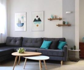 New & Upscale 2Bdr Next To Ha'Carmel Market And TLV Sea