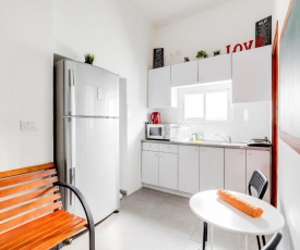 Nice studios on Ben Yehuda str