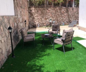 Nice Suite for 2 pers with garden swimming pool 300 meters from the beach