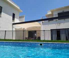 Night on Mount Gilboa Vila with Heated Swimming Pool לילה בגלבוע וילה עם בריכה מחוממת