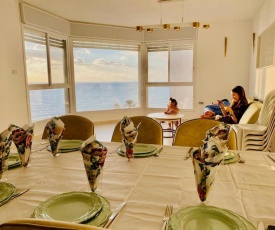 Nitsa Sea View Luxurious Apartment