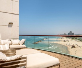 Panoramic Sea View w/ Pool & Gym Access by Sea N' Rent
