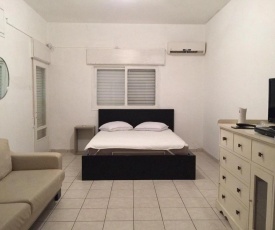 Pleasant House near Beach and Kikar-Square
