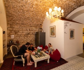 PoliHosts Old Jaffa