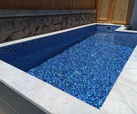 Private Pool & Garden Apartment by Simha Eilat