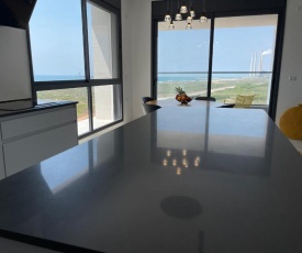 #דירת יוקרה על הים Bluewave Beach Apartment#