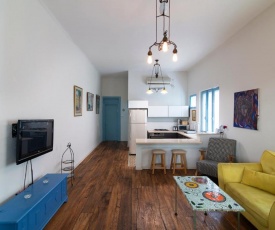 Quiet Apartment Next to Rothschild BLVD