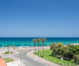 Amigo Hotel On The Beach