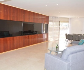 Renovated 3 Bedroom - Residence with Pool next the Beach