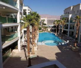 Renovated Top Class Luxury Apart-Residence 50m from the sea with pool