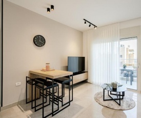 Sea U Mahne Yehuda - Stunning 1bdr w a big Balcony