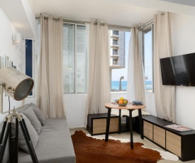 Sea View Designed Studio Apartment in Front of Hilton TLV