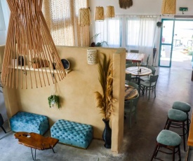 Soul Hotel - Vegan & Vibes