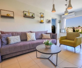 Stylish 2BR Apartment with Balcony - Yalarent