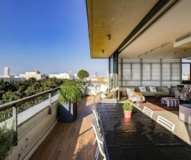 Stylish 2BR in Rothschild 128 by HolyGuest