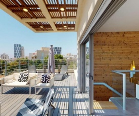 Sunny 3BR Penthouse near the Beach by HolyGuest
