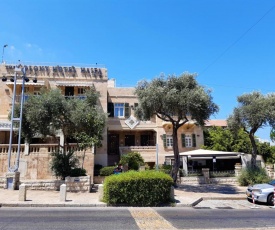 The Colony Hotel