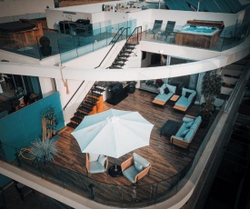 The dream penthouse in front of the sea with Jacuzzi and BBQ